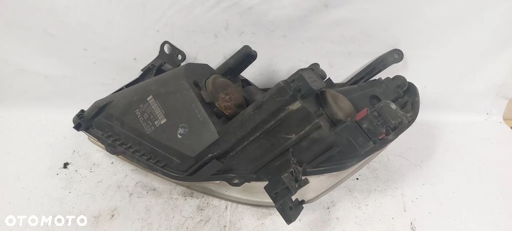 .  PRZOD PRZEDNIA LAMPA PRAWA OPEL ZAFIRA B - 4