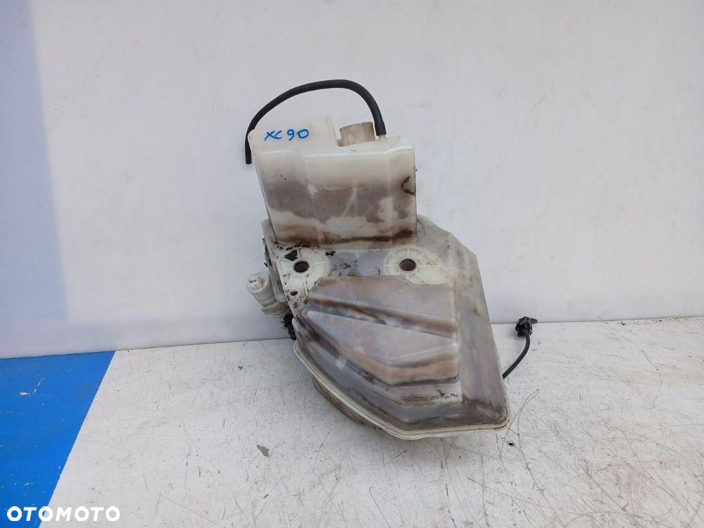 ZBIORNICZEK ZBIORNIK PŁYNU SPRYSKIWACZY VOLVO XC90 I XENON - 2