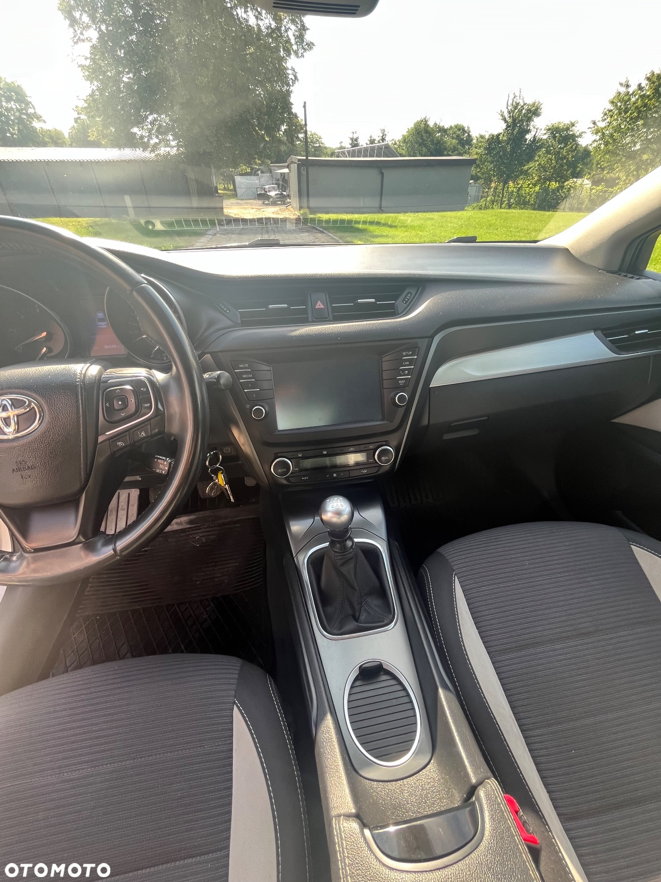Toyota Avensis - 17