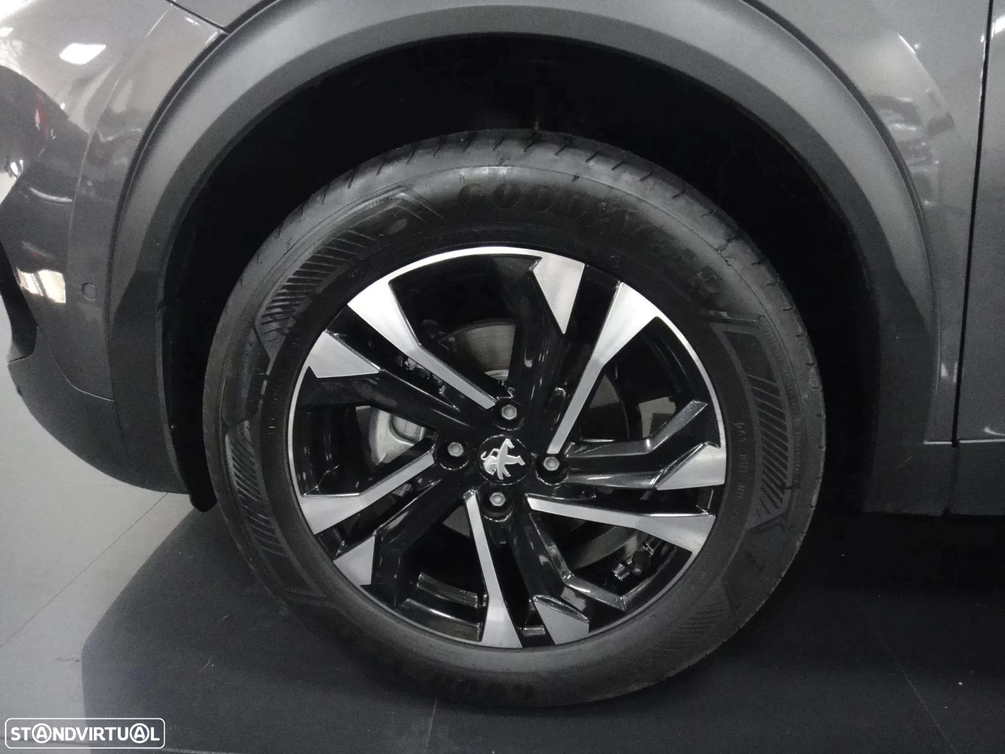 Peugeot 2008 1.2 PureTech GT EAT8 - 10