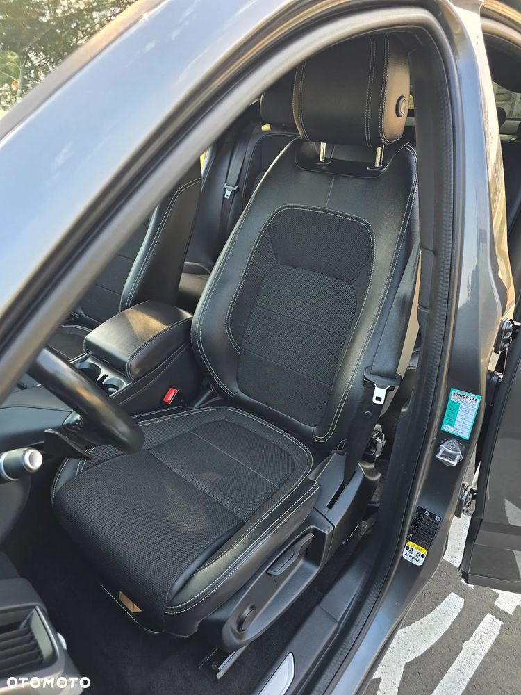 Jaguar E-Pace 2.0 i4D AWD R-Dynamic HSE - 20