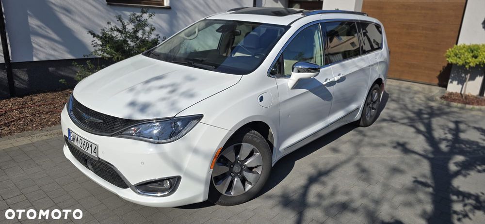 Chrysler Pacifica - 1