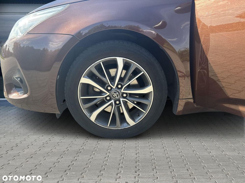Toyota Avensis 2.0 D-4D Premium - 26
