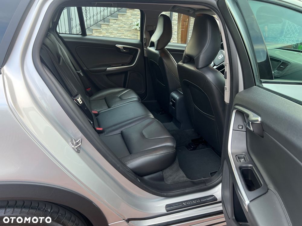 Volvo V60 Cross Country D3 Drive-E Summum - 12