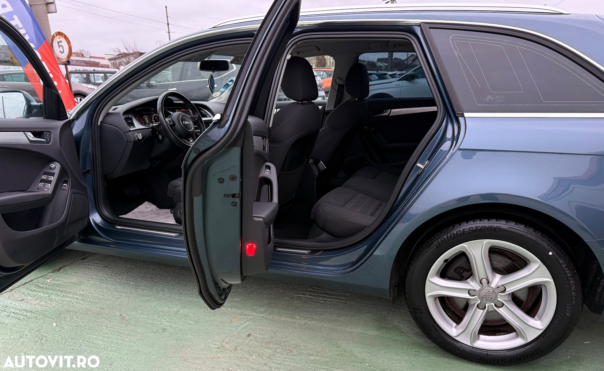 Audi A4 Avant 2.0 TDI quattro S tronic Sport - 33