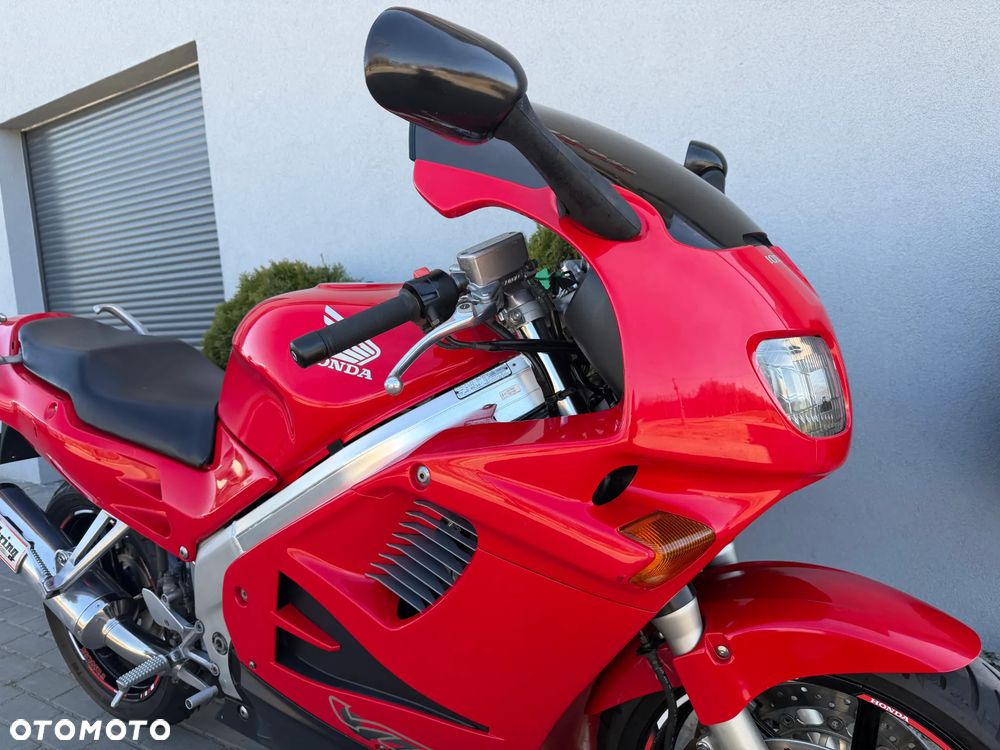 Honda VFR - 9