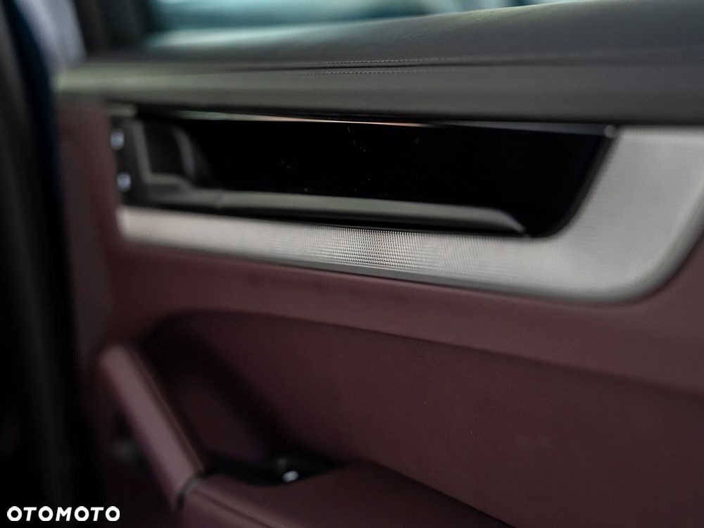 Porsche Cayenne - 23