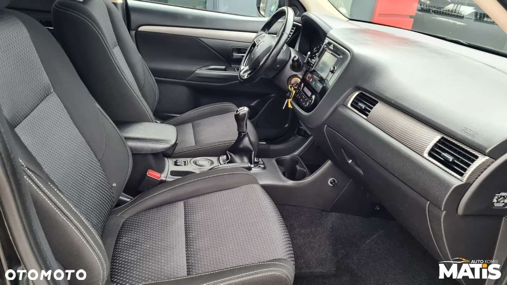 Mitsubishi Outlander - 26