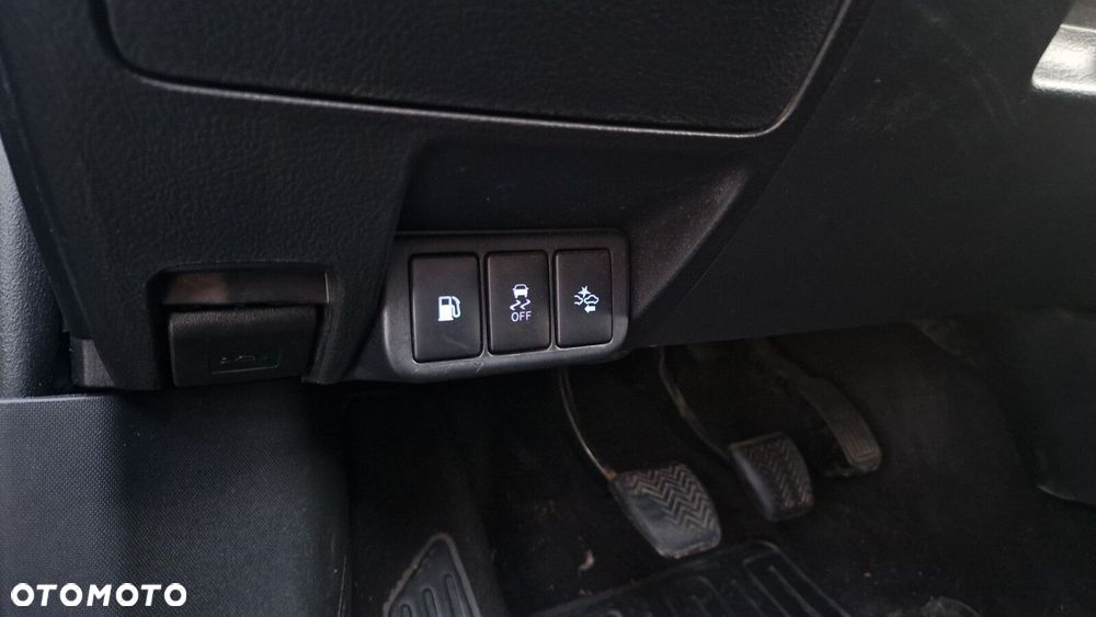 Toyota Avensis 2.0 D-4D Premium - 29