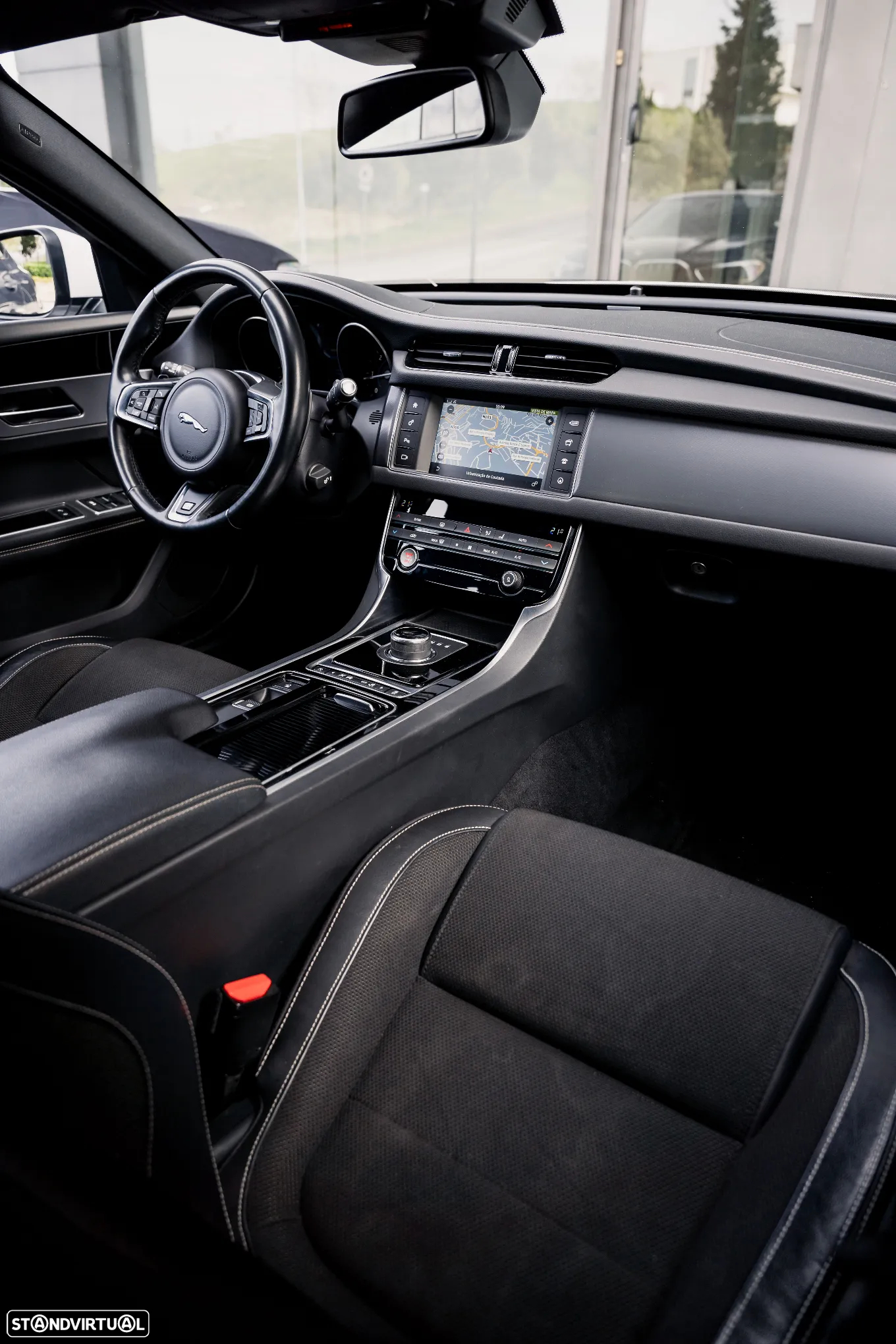 Jaguar XF 2.0 D R-Sport Aut. - 28