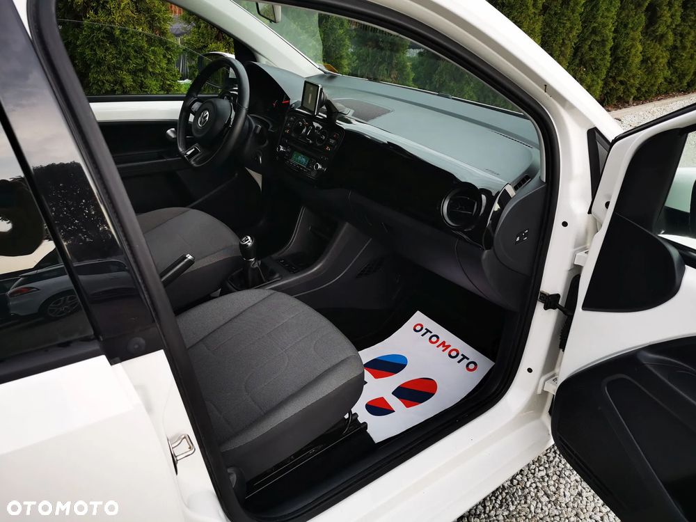 Volkswagen up! high - 22