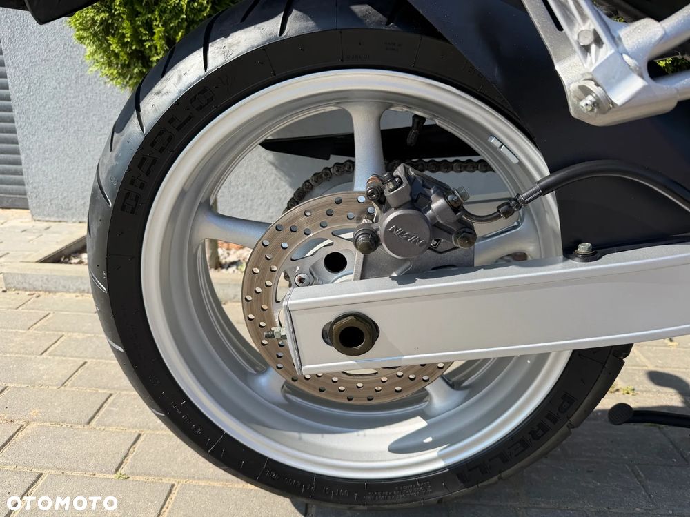 Yamaha FZ - 21