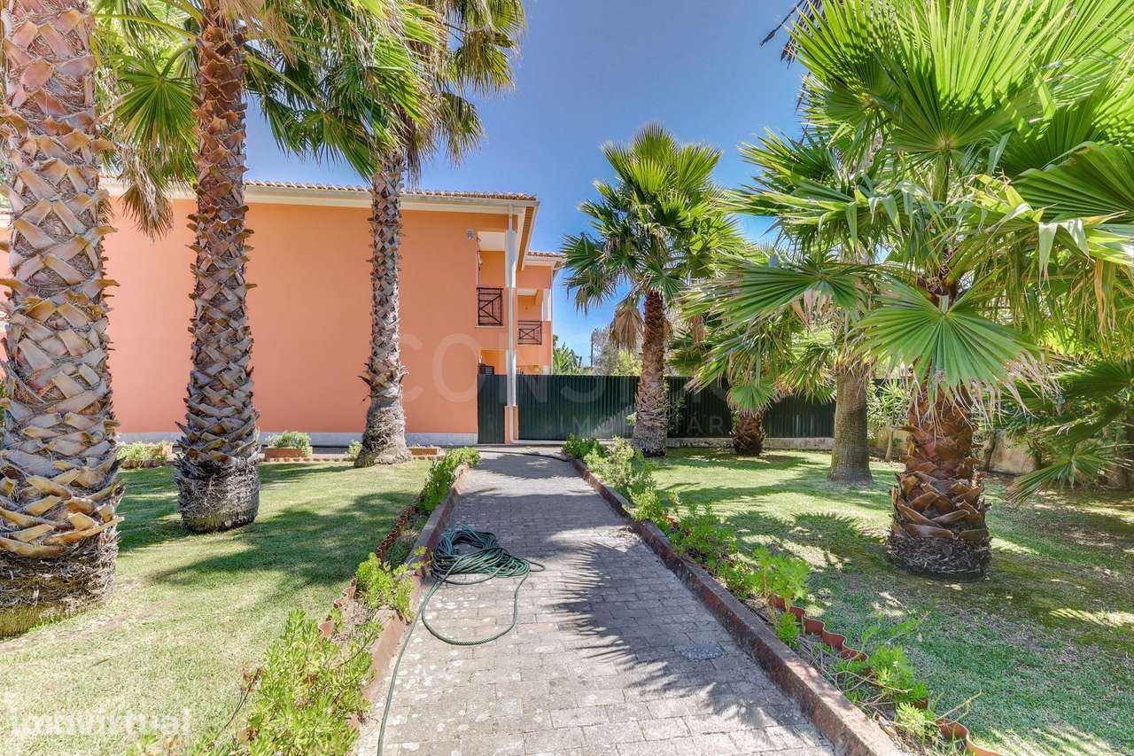 T3 com jardim privado, condomínio com piscina ,2 Estacionamentos + 1 a - Grande imagem: 2/37
