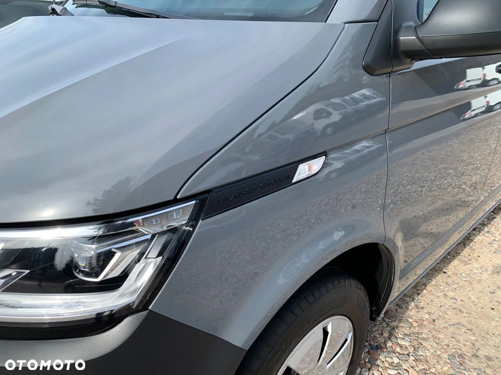Volkswagen TRANSPORTER MOCNY T6 SILNIK DNA 2.0TDI MOC 150KM DSG7 SKRZYNIA AUTOMAT Ilość miejsc 9 osobowy ZABUDOWA KOMBI VAN MINIBUS SPECJALNA CARAVELLE Lampy Bi-LED Kamera  Radar 2x boczne drzwi przesuwne! Aktywny tempomat, Asystent pasa, System zmiany pasa, Podgrzewane fotele, Dwustrefowa Klimatyzacja i ogrzewanie! Fabryczne oryginał WEBASTO 5kW THERMO COMFORT SE Szybkie nagrzewanie silnika zimą! - 24