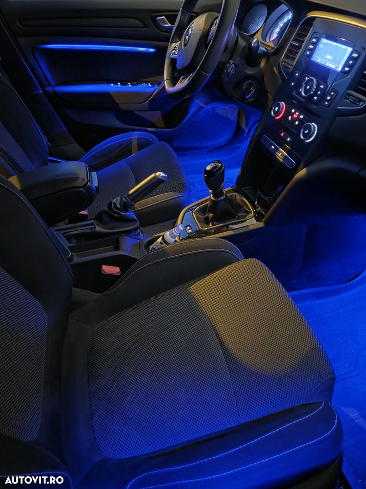 Renault Megane TCe Business - 14