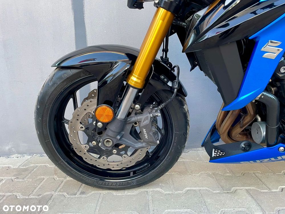 Suzuki GSX - 9