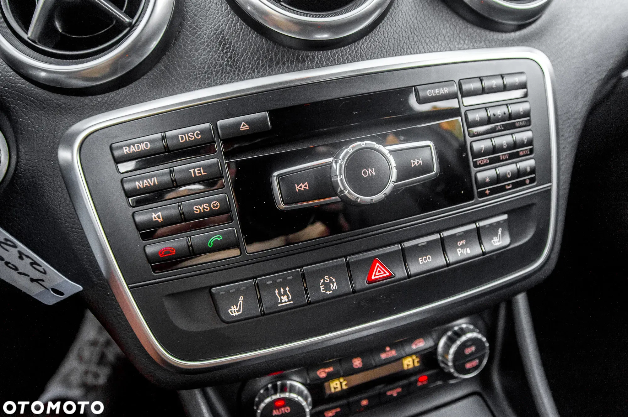 Mercedes-Benz Klasa A 250 4Matic 7G-DCT AMG Line - 32