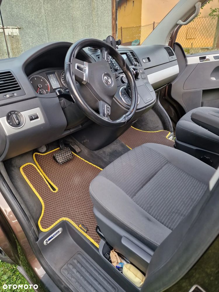 Volkswagen Multivan - 10