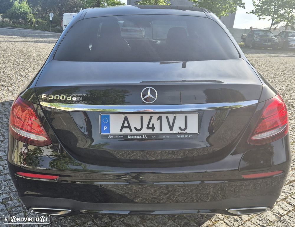 Mercedes-Benz E 300 de 9G-TRONIC AMG Line - 11