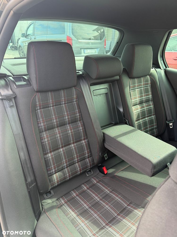 Volkswagen Golf 2.0 GTI DSG - 16
