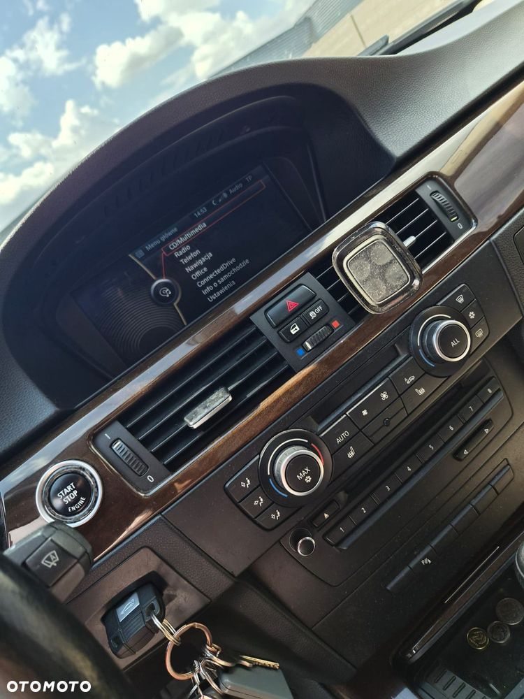 BMW Seria 3 318i - 25