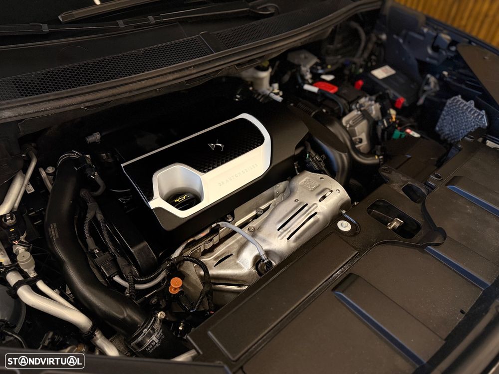 DS DS7 4x4 300 Performance Line + - 41