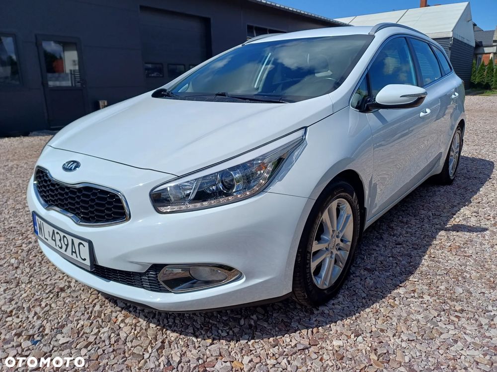 Kia Ceed 1.6 CRDi 128 Dream Team Edition - 3