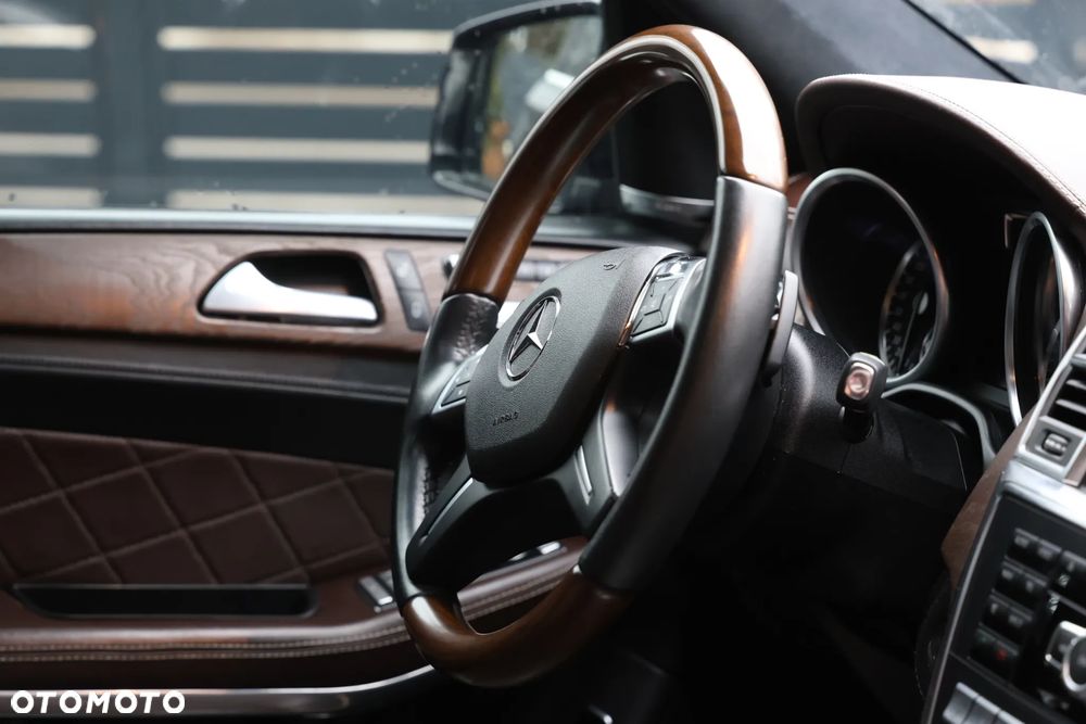 Mercedes-Benz GL - 17