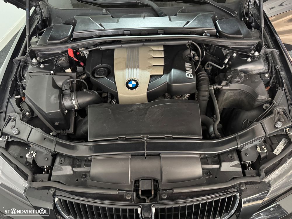 BMW 318 d LifeStyle - 23