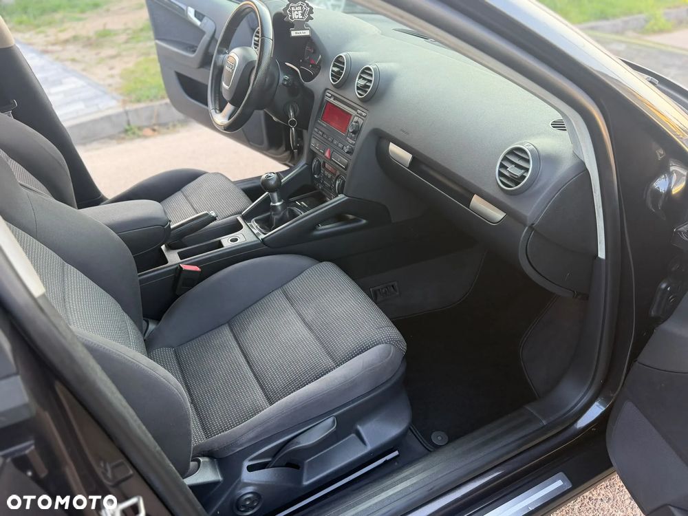 Audi A3 Sportback 2.0 TDI DPF Ambiente - 30