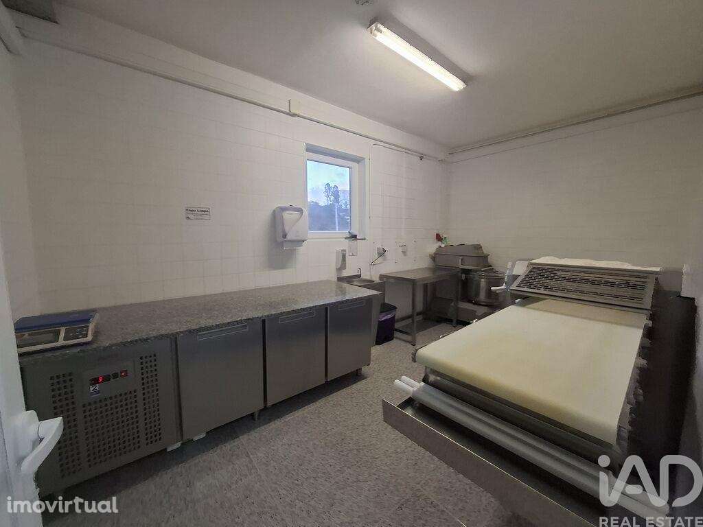 Loja / Estabelecimento Comercial em Vila Real de 300,00 m2 - Grande imagem: 4/30