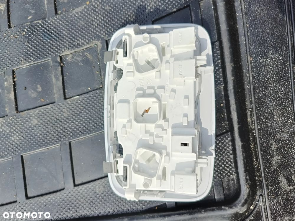 PEUGEOT 2008 I 2016 R LAMPKA PODŚWIETLENIA KABINY LAMPA PODUSFITÓWKI - 2