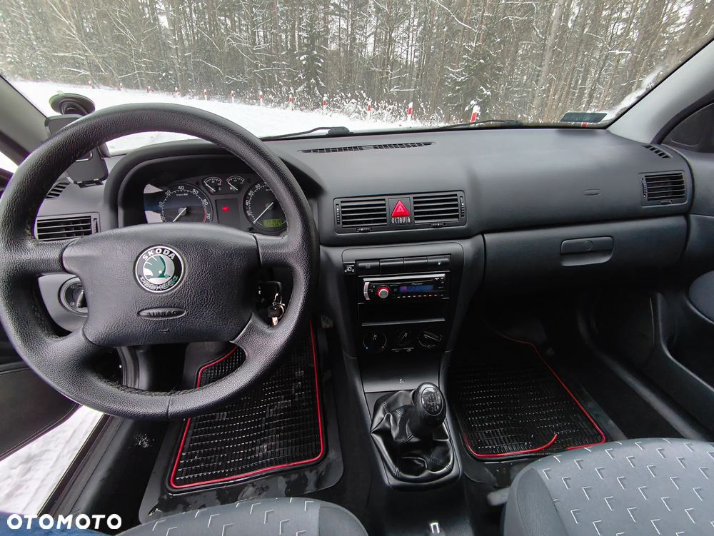 Skoda Octavia 1.6 Tour - 6
