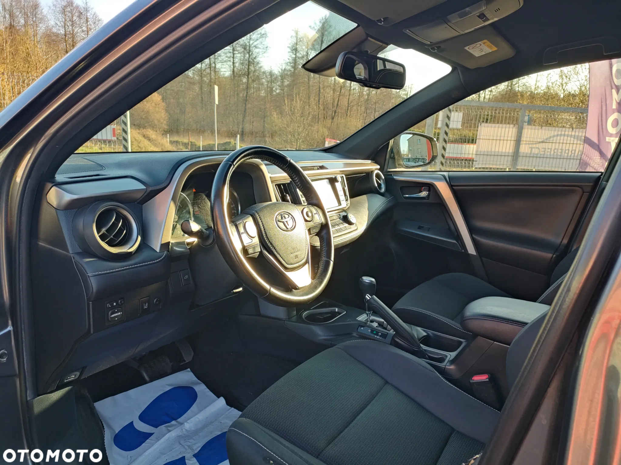 Toyota RAV4 Hybrid Premium 4x2 - 16