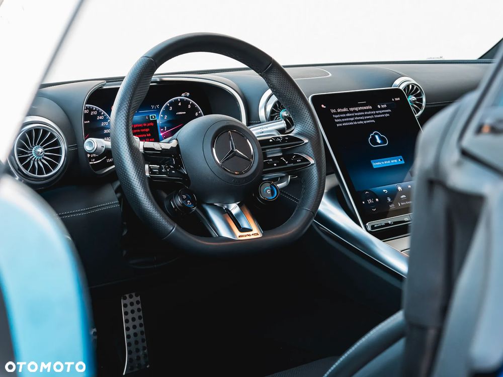 Mercedes-Benz AMG GT 63 4Matic+ - 25