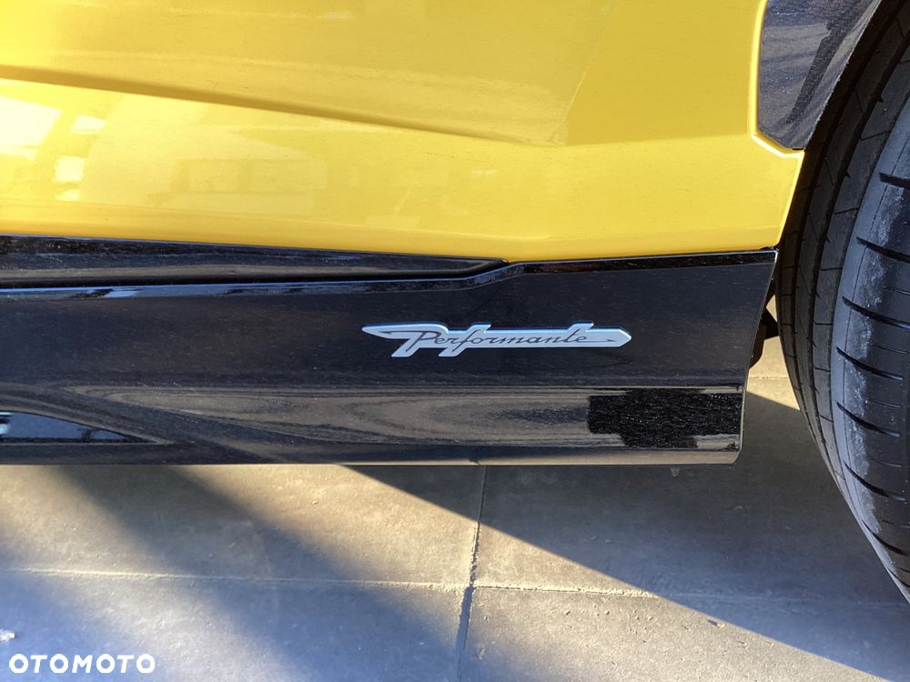 Lamborghini Urus - 4