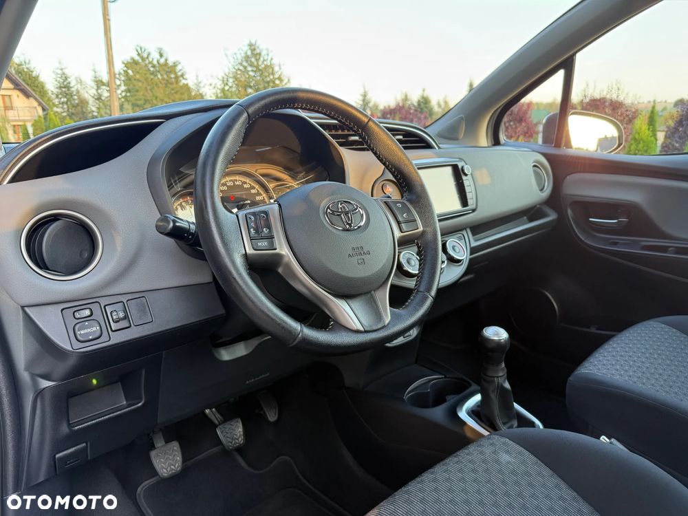 Toyota Yaris 1.0 Premium EU6 - 5