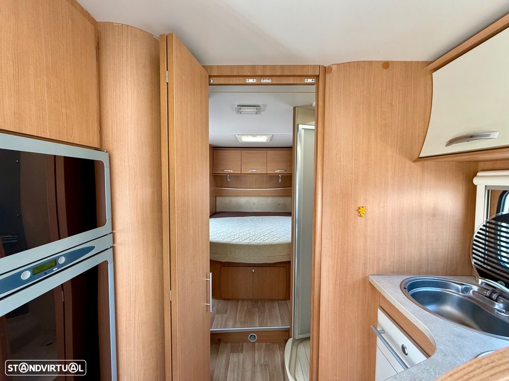 Chausson Flash 28 - Cama Central - 18