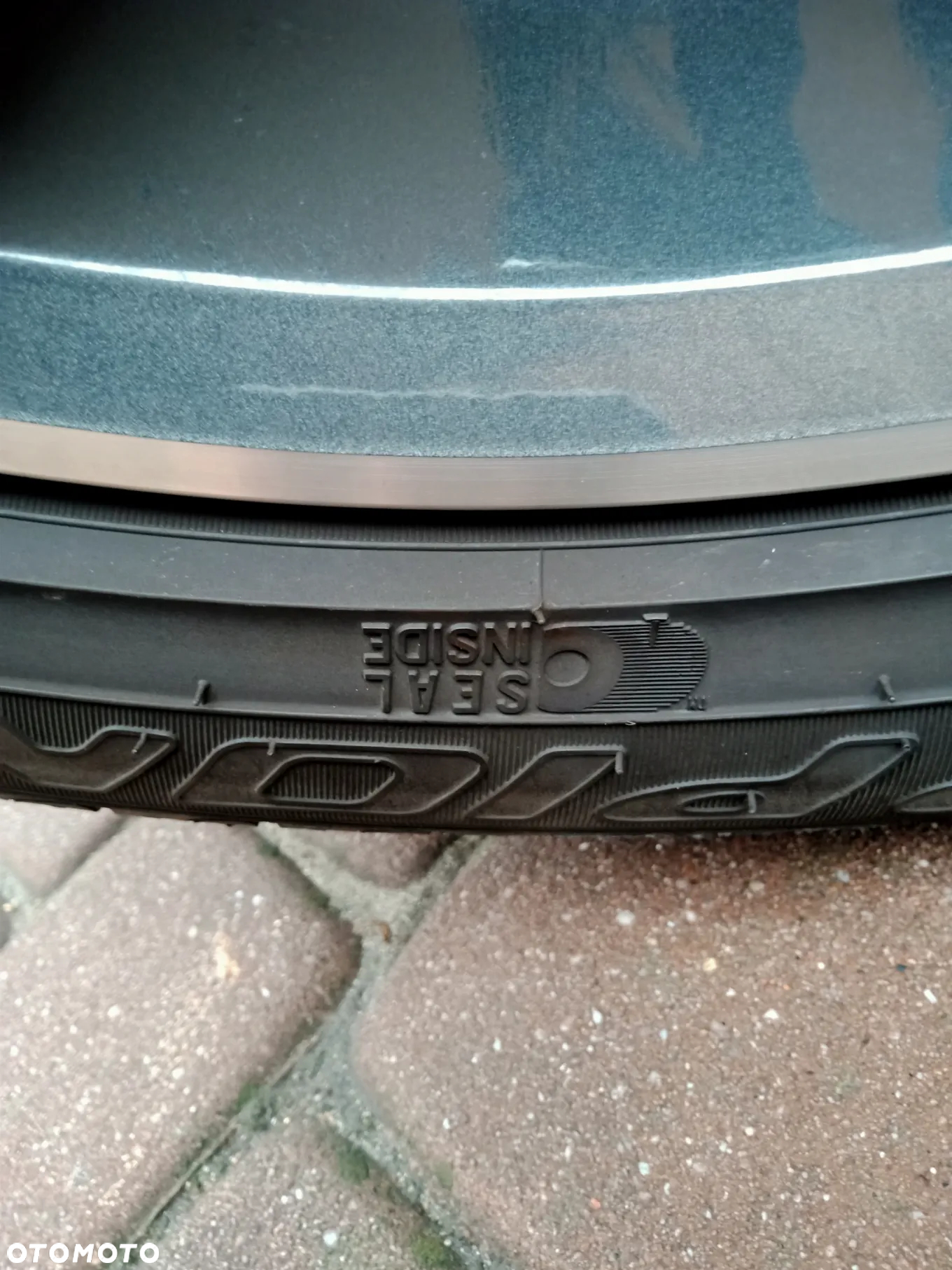 Pirelli lato 255/40/20 - 4