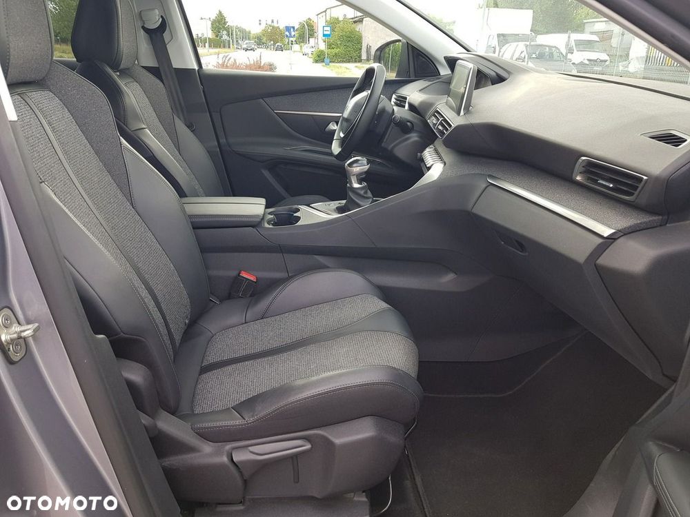Peugeot 3008 1.5 BlueHDi Allure S&S - 18
