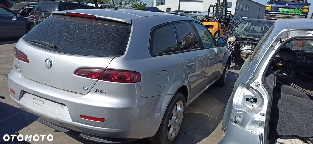 Alfa 159 Kombi 1,9 jtdm skrzynia manualna 6 biegów srebrna - 4