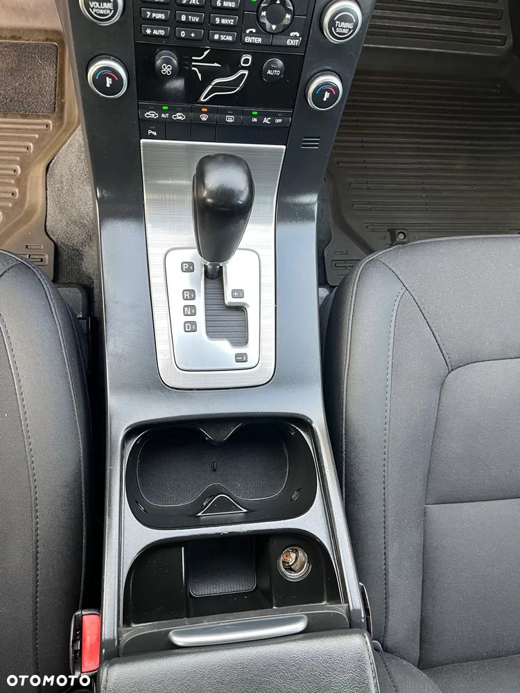 Volvo V70 D5 AWD Kinetic - 14