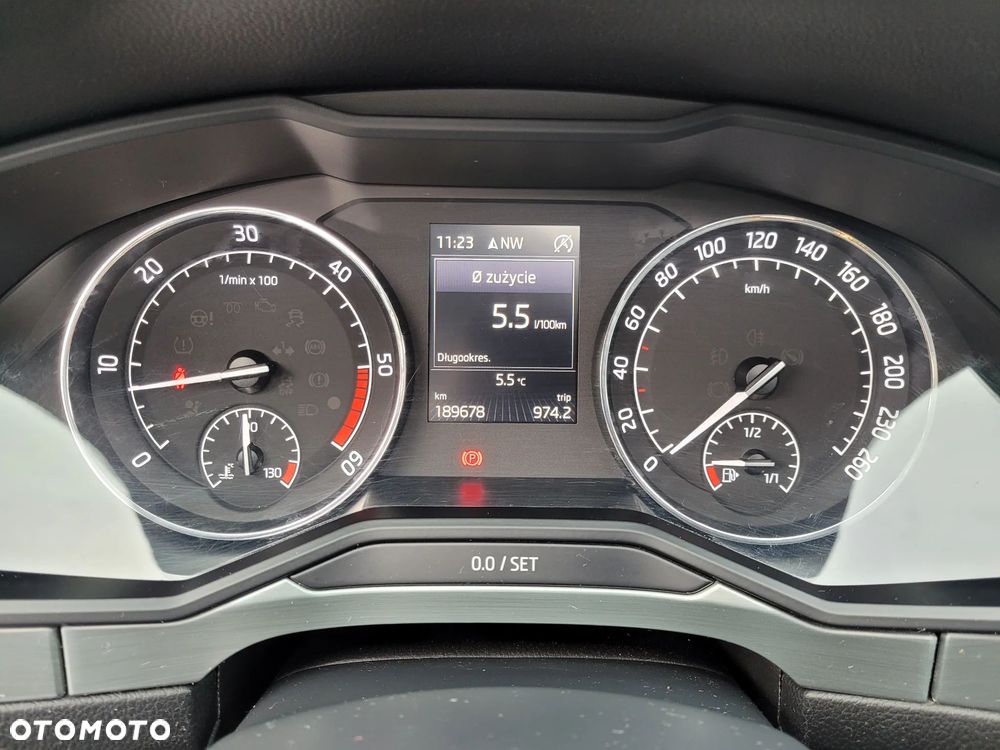 Skoda Superb 2.0 TDI Premium Edition - 15