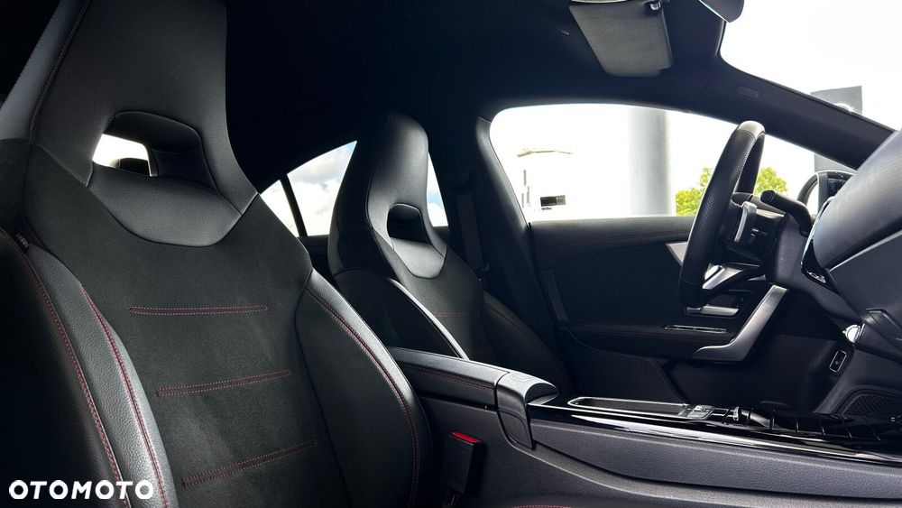 Mercedes-Benz CLA 200 mHEV AMG Line 7G-DCT - 24