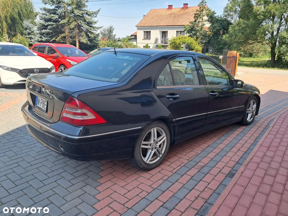 Mercedes-Benz Klasa C 280 Elegance 4-Matic - 10