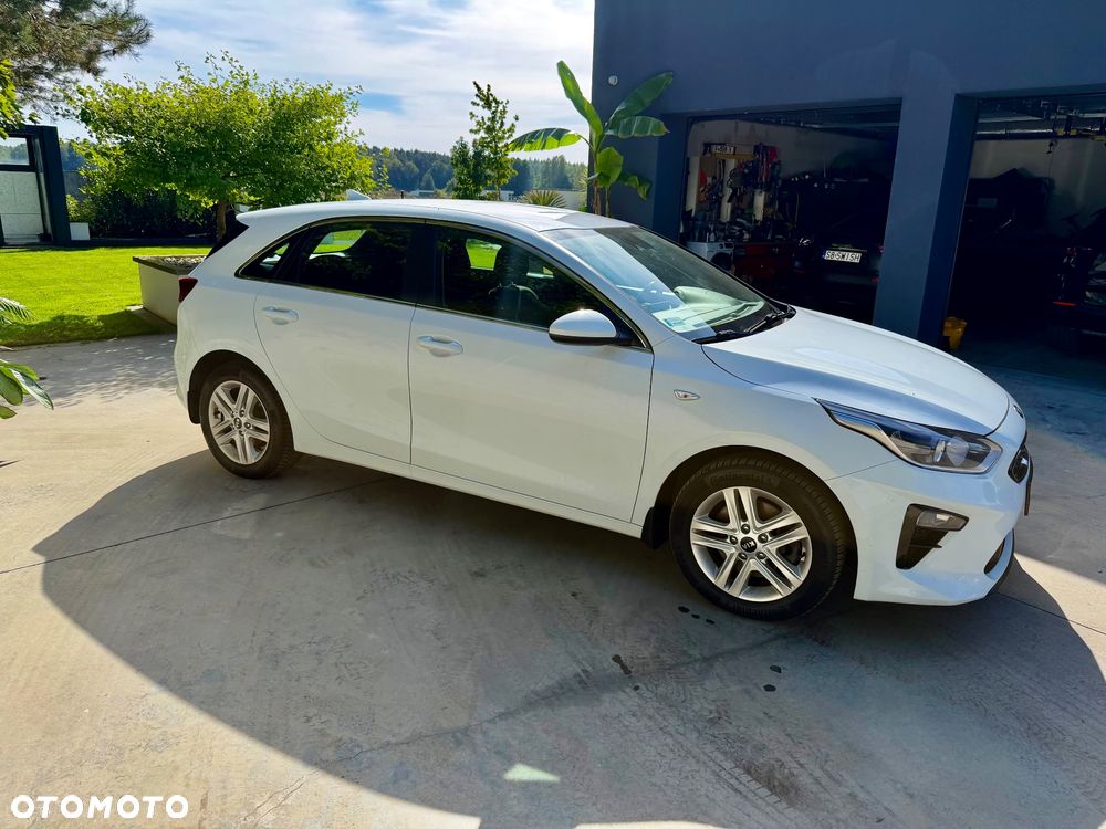 Kia Ceed 1.6 CRDi mHEV M - 1