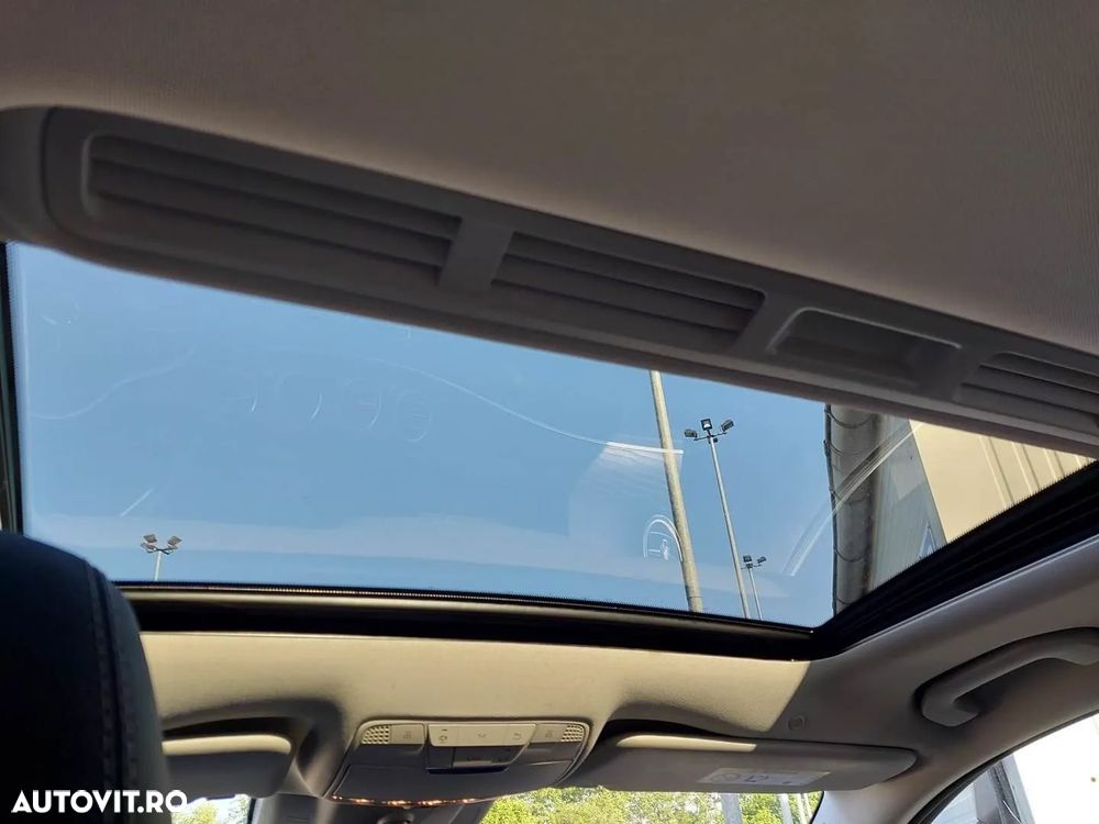 Mercedes-Benz E 300 de Aut. - 4