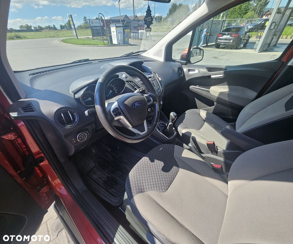 Ford Tourneo Courier 1.0 EcoBoost S&S Titanium - 20