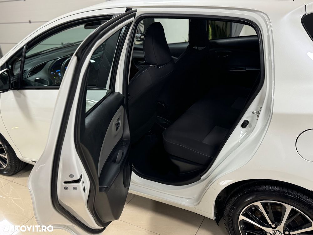 Toyota Yaris 1.5 VVT-i HSD Sol - 11