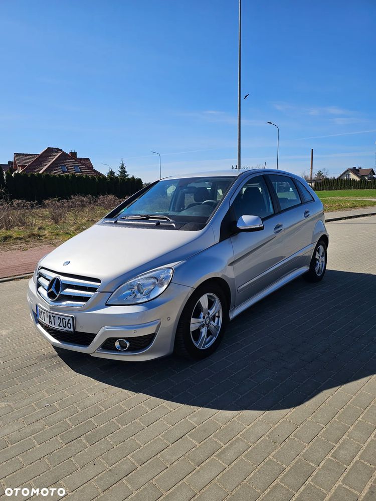 Mercedes-Benz Klasa B 180 CDI Autotronic - 13